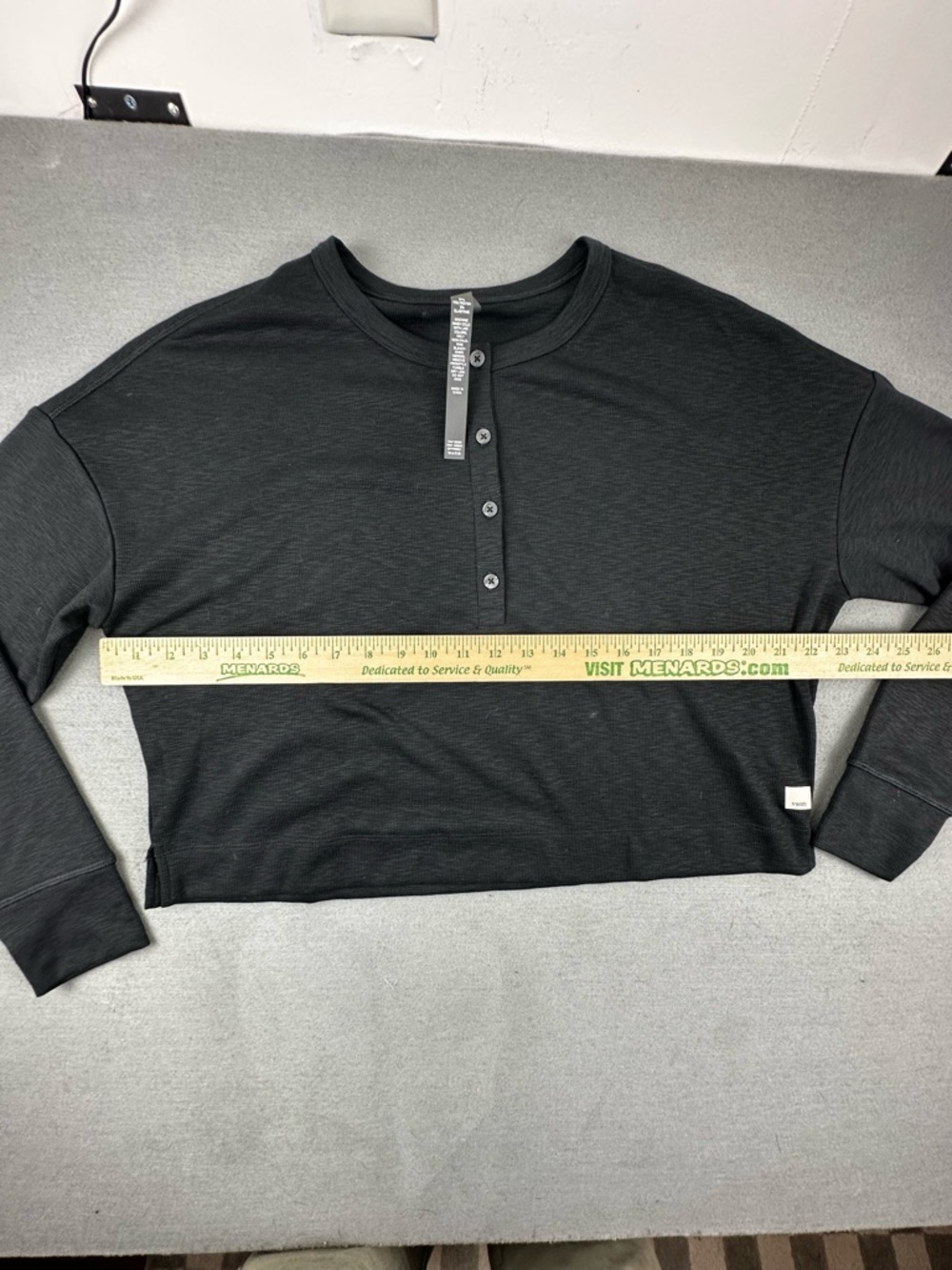 Vuori Black Heather Sunrise Oversized Long Sleeve Henley Size S NWOT - Picture 3 of 9